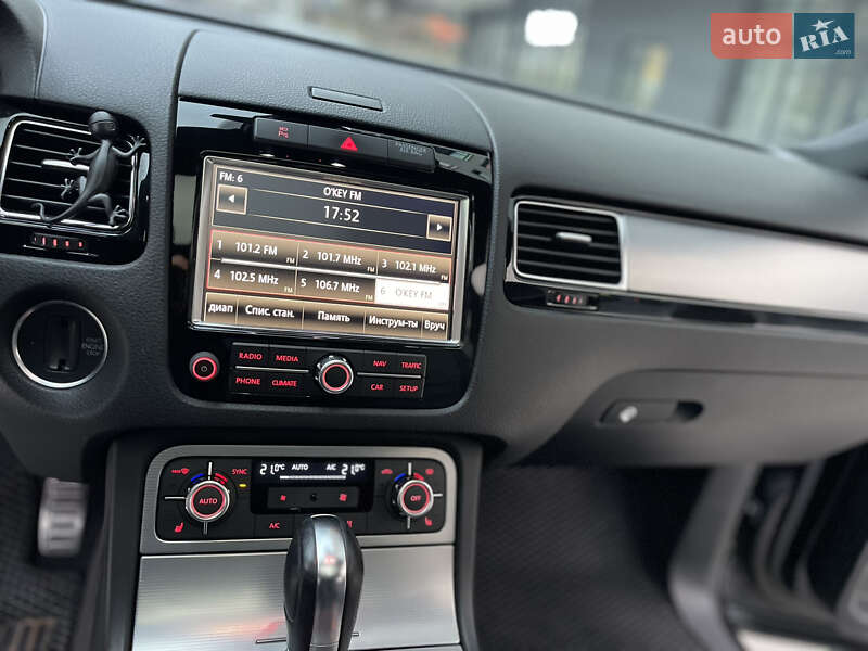 Позашляховик / Кросовер Volkswagen Touareg 2014 в Хмельницькому