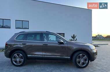 Позашляховик / Кросовер Volkswagen Touareg 2013 в 
