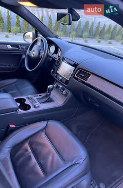 Позашляховик / Кросовер Volkswagen Touareg 2013 в 