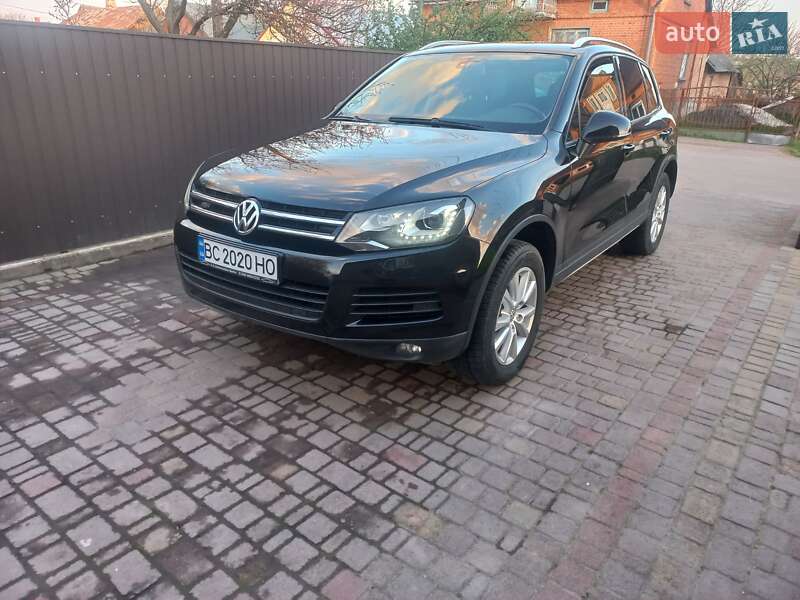 Внедорожник / Кроссовер Volkswagen Touareg 2011 в 
