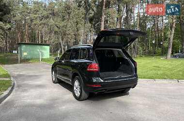 Позашляховик / Кросовер Volkswagen Touareg 2012 в 