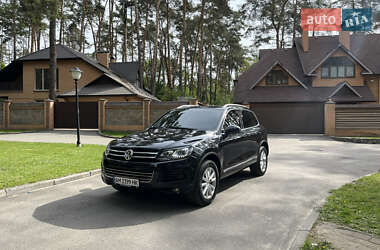 Позашляховик / Кросовер Volkswagen Touareg 2012 в 