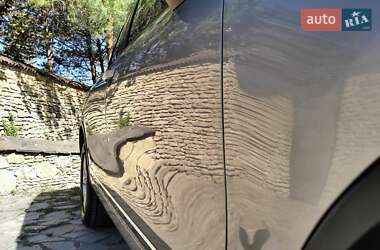 Внедорожник / Кроссовер Volkswagen Touareg 2017 в 