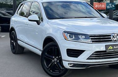 Позашляховик / Кросовер Volkswagen Touareg 2017 в 