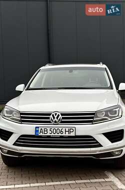 Внедорожник / Кроссовер Volkswagen Touareg 2015 в Киеве