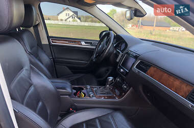 Внедорожник / Кроссовер Volkswagen Touareg 2013 в 