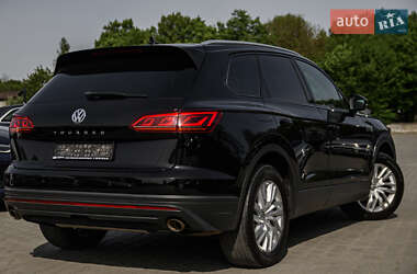 Позашляховик / Кросовер Volkswagen Touareg 2018 в 