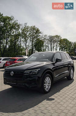 Позашляховик / Кросовер Volkswagen Touareg 2018 в 