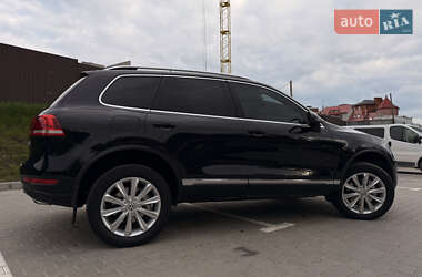 Внедорожник / Кроссовер Volkswagen Touareg 2011 в 