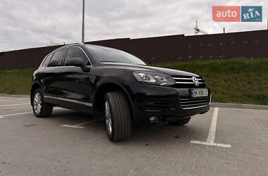 Внедорожник / Кроссовер Volkswagen Touareg 2011 в 