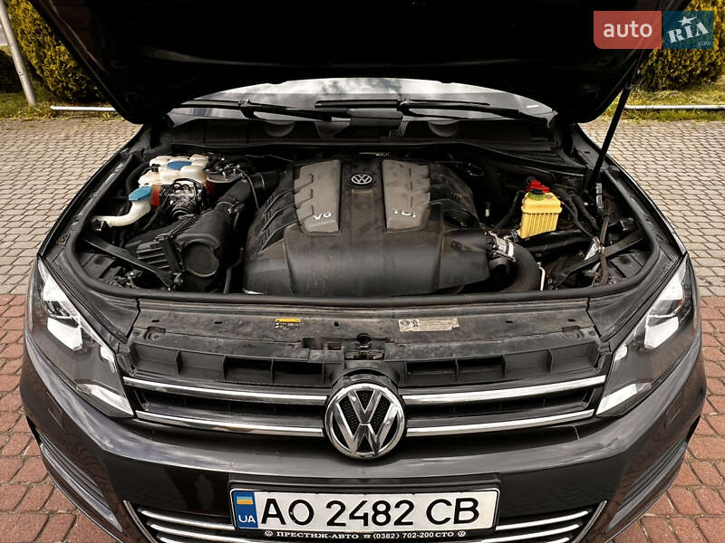 Позашляховик / Кросовер Volkswagen Touareg 2013 в Ужгороді