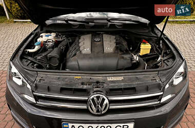 Позашляховик / Кросовер Volkswagen Touareg 2013 в 