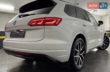 Внедорожник / Кроссовер Volkswagen Touareg 2021 в 