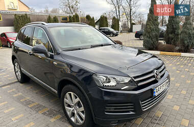 Внедорожник / Кроссовер Volkswagen Touareg 2013 в 