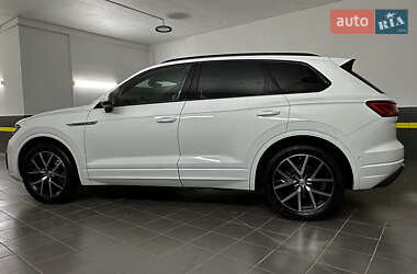 Внедорожник / Кроссовер Volkswagen Touareg 2021 в 