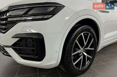 Внедорожник / Кроссовер Volkswagen Touareg 2021 в 