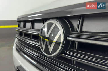 Внедорожник / Кроссовер Volkswagen Touareg 2021 в 