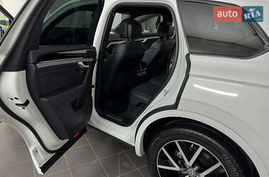 Внедорожник / Кроссовер Volkswagen Touareg 2021 в 