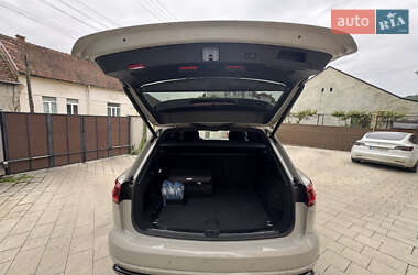 Позашляховик / Кросовер Volkswagen Touareg 2020 в 