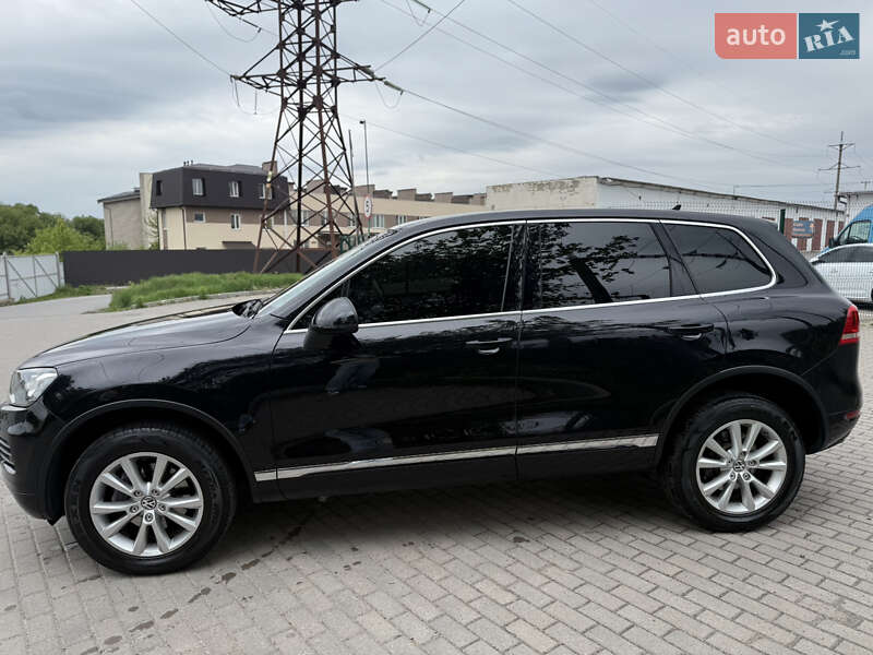 Позашляховик / Кросовер Volkswagen Touareg 2014 в Вінниці