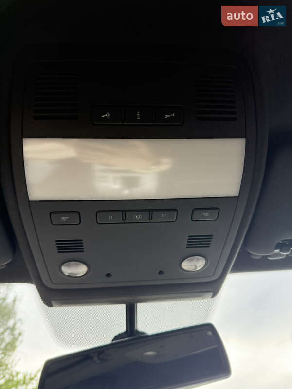 Позашляховик / Кросовер Volkswagen Touareg 2014 в Вінниці