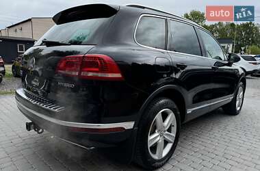 Внедорожник / Кроссовер Volkswagen Touareg 2015 в 