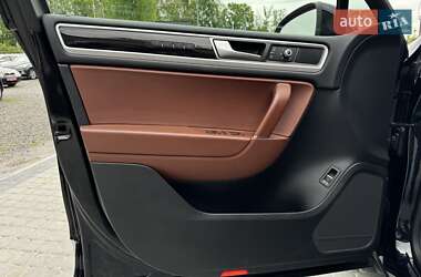 Внедорожник / Кроссовер Volkswagen Touareg 2015 в 