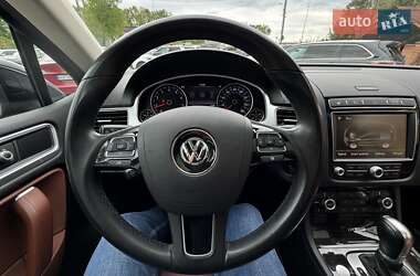Внедорожник / Кроссовер Volkswagen Touareg 2015 в 