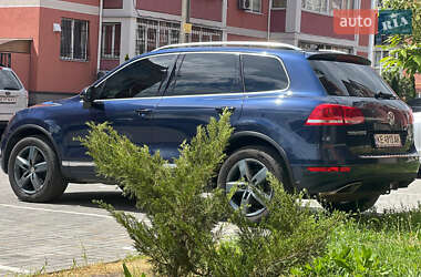 Внедорожник / Кроссовер Volkswagen Touareg 2012 в 