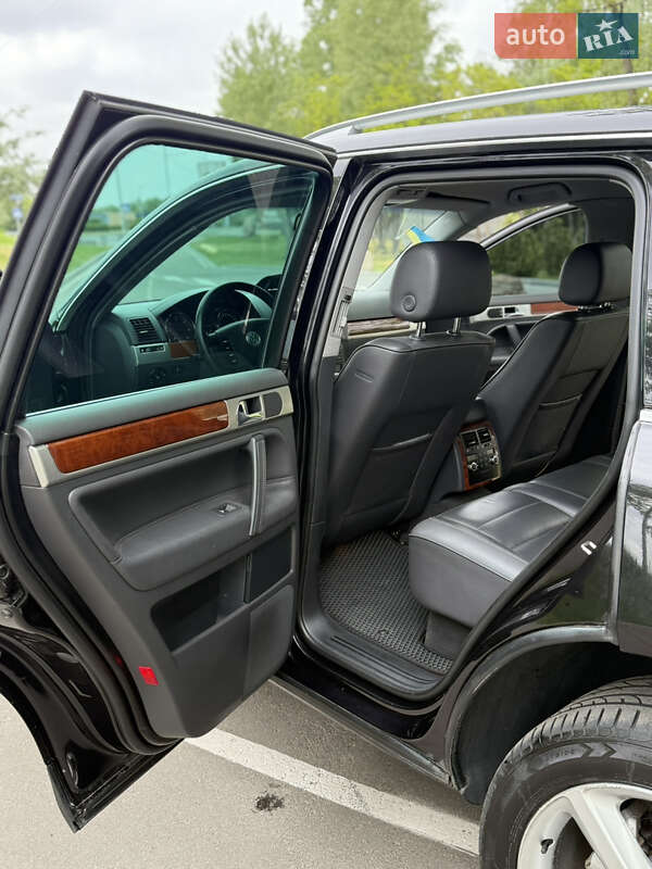 Внедорожник / Кроссовер Volkswagen Touareg 2006 в Киеве