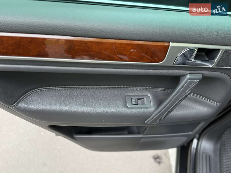 Внедорожник / Кроссовер Volkswagen Touareg 2006 в Киеве