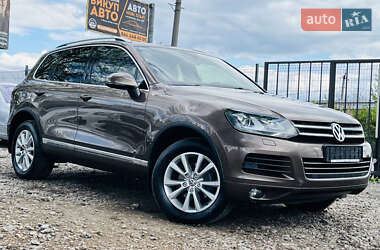 Внедорожник / Кроссовер Volkswagen Touareg 2012 в 