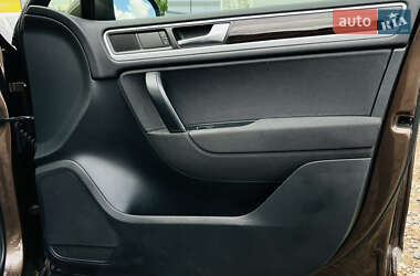 Внедорожник / Кроссовер Volkswagen Touareg 2012 в 
