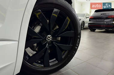 Внедорожник / Кроссовер Volkswagen Touareg 2022 в 
