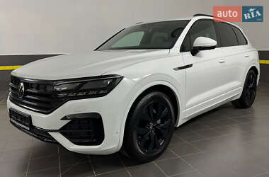 Внедорожник / Кроссовер Volkswagen Touareg 2022 в 