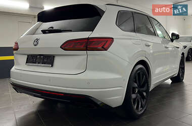Внедорожник / Кроссовер Volkswagen Touareg 2022 в 