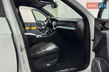 Внедорожник / Кроссовер Volkswagen Touareg 2022 в 