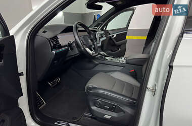 Внедорожник / Кроссовер Volkswagen Touareg 2022 в 