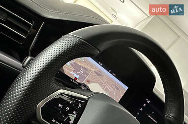 Внедорожник / Кроссовер Volkswagen Touareg 2022 в 