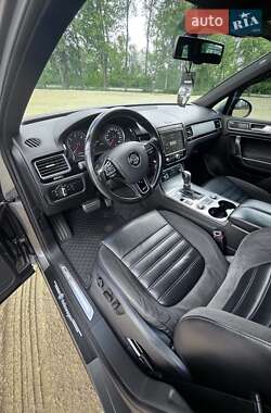 Позашляховик / Кросовер Volkswagen Touareg 2014 в 