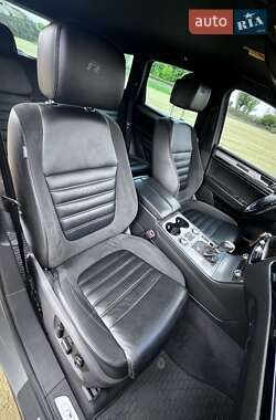 Позашляховик / Кросовер Volkswagen Touareg 2014 в 