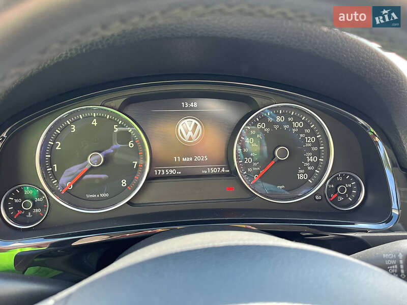 Позашляховик / Кросовер Volkswagen Touareg 2013 в Києві