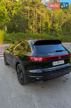 Позашляховик / Кросовер Volkswagen Touareg 2024 в 