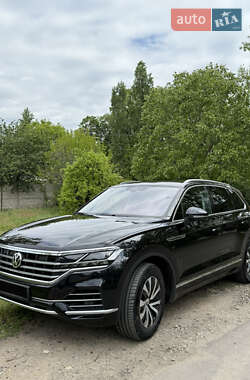 Позашляховик / Кросовер Volkswagen Touareg 2018 в Миколаєві