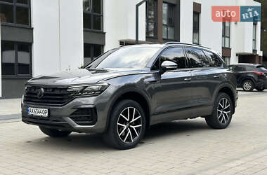 Позашляховик / Кросовер Volkswagen Touareg 2021 в 