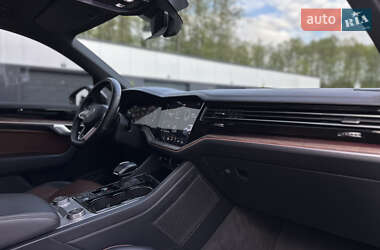 Позашляховик / Кросовер Volkswagen Touareg 2021 в 