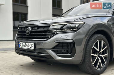 Позашляховик / Кросовер Volkswagen Touareg 2021 в 