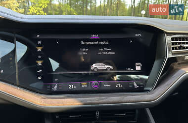 Позашляховик / Кросовер Volkswagen Touareg 2021 в 