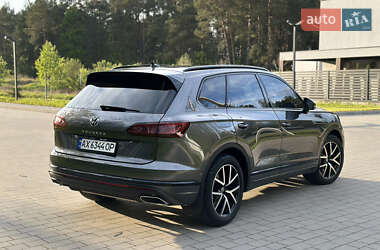 Позашляховик / Кросовер Volkswagen Touareg 2021 в 