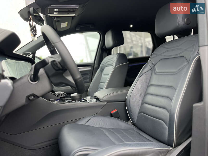 Позашляховик / Кросовер Volkswagen Touareg 2024 в Хмельницькому